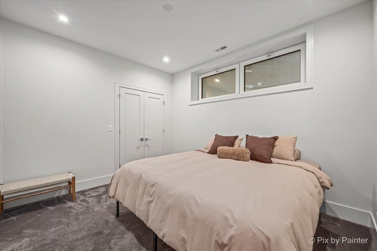 1334 W WALTON Street, #1W, Chicago, IL 60642