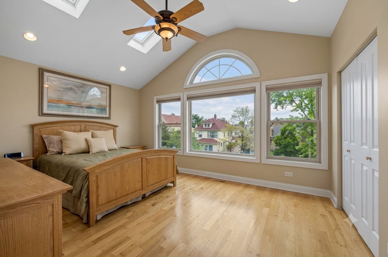 4906 N Kruger Avenue, Chicago, IL 60630