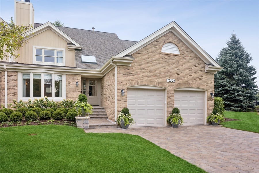 Property photo for 10724 Hollow Tree Court, Orland Park, IL