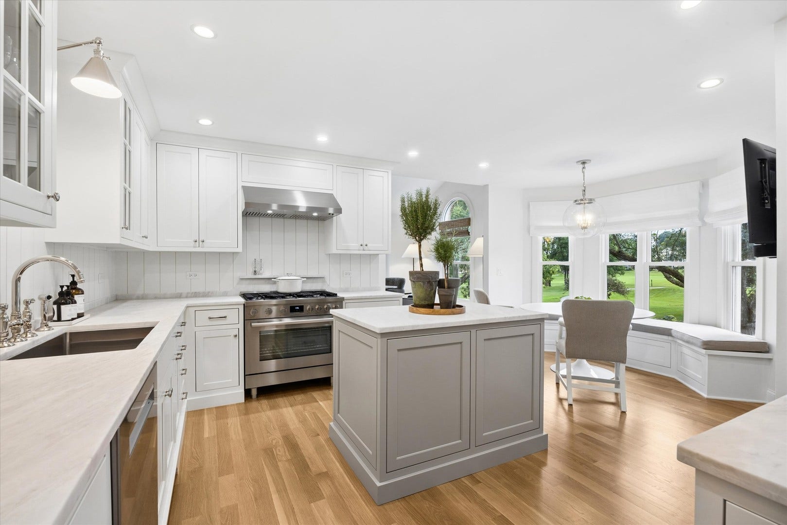 10724 Hollow Tree Court, Orland Park, IL 60462 10724 Hollow Tree Court, Orland Park, IL 60462