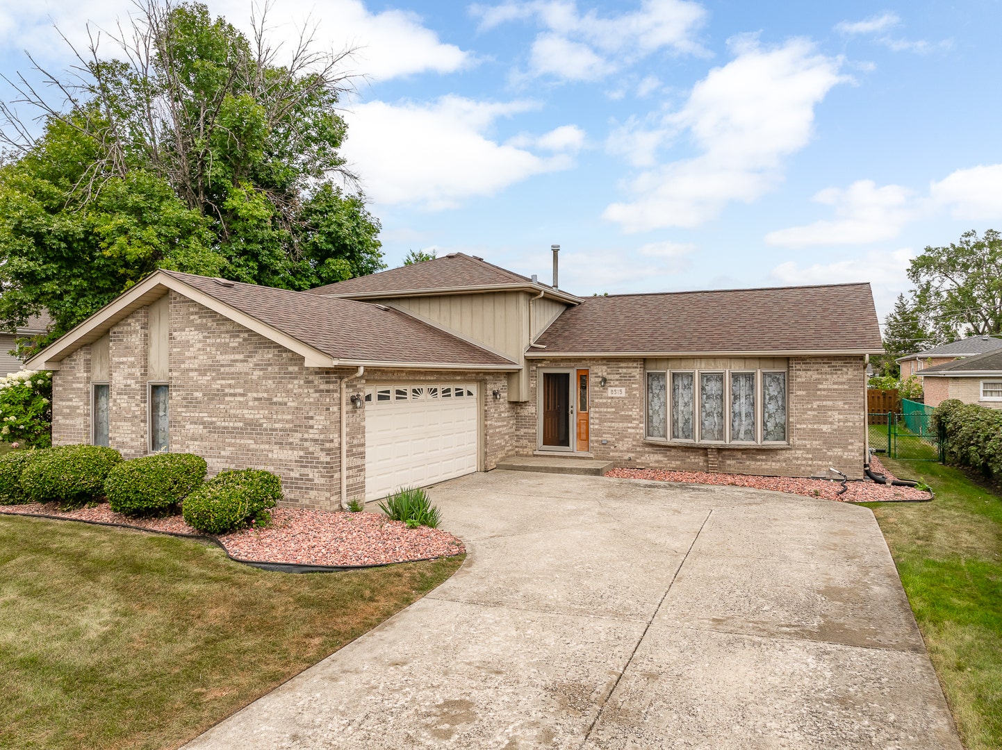 8515 LeClaire Avenue, Burbank, IL 60459
