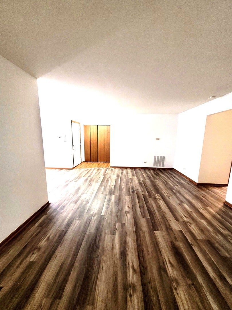 9303 Montgomery Drive, #154, Orland Park, IL 60462 9303 Montgomery Drive, #154, Orland Park, IL 60462