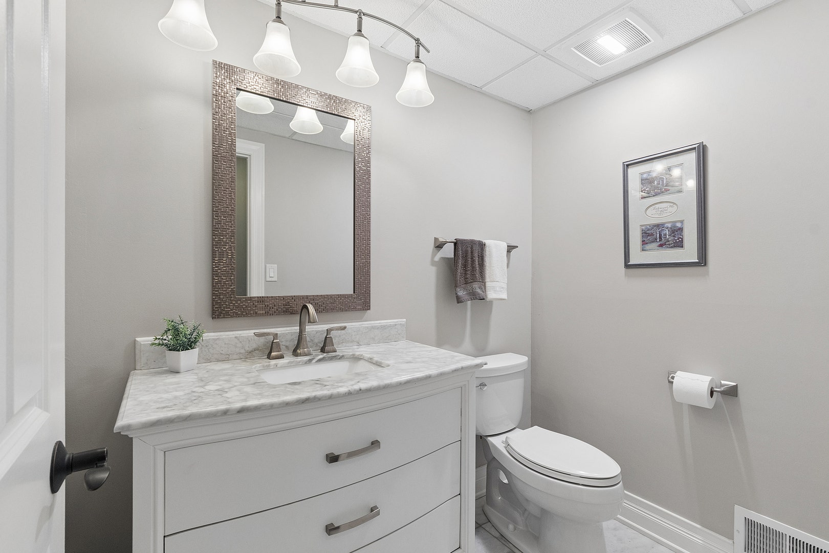 7202 Gold Grove Place, Darien, IL 60561 7202 Gold Grove Place, Darien, IL 60561