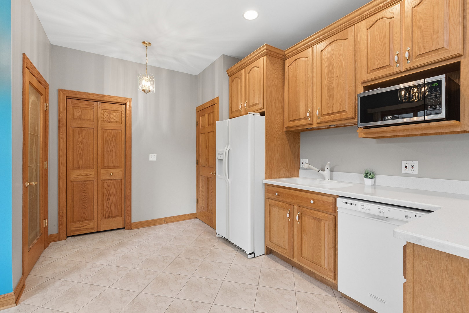 7202 Gold Grove Place, Darien, IL 60561 7202 Gold Grove Place, Darien, IL 60561