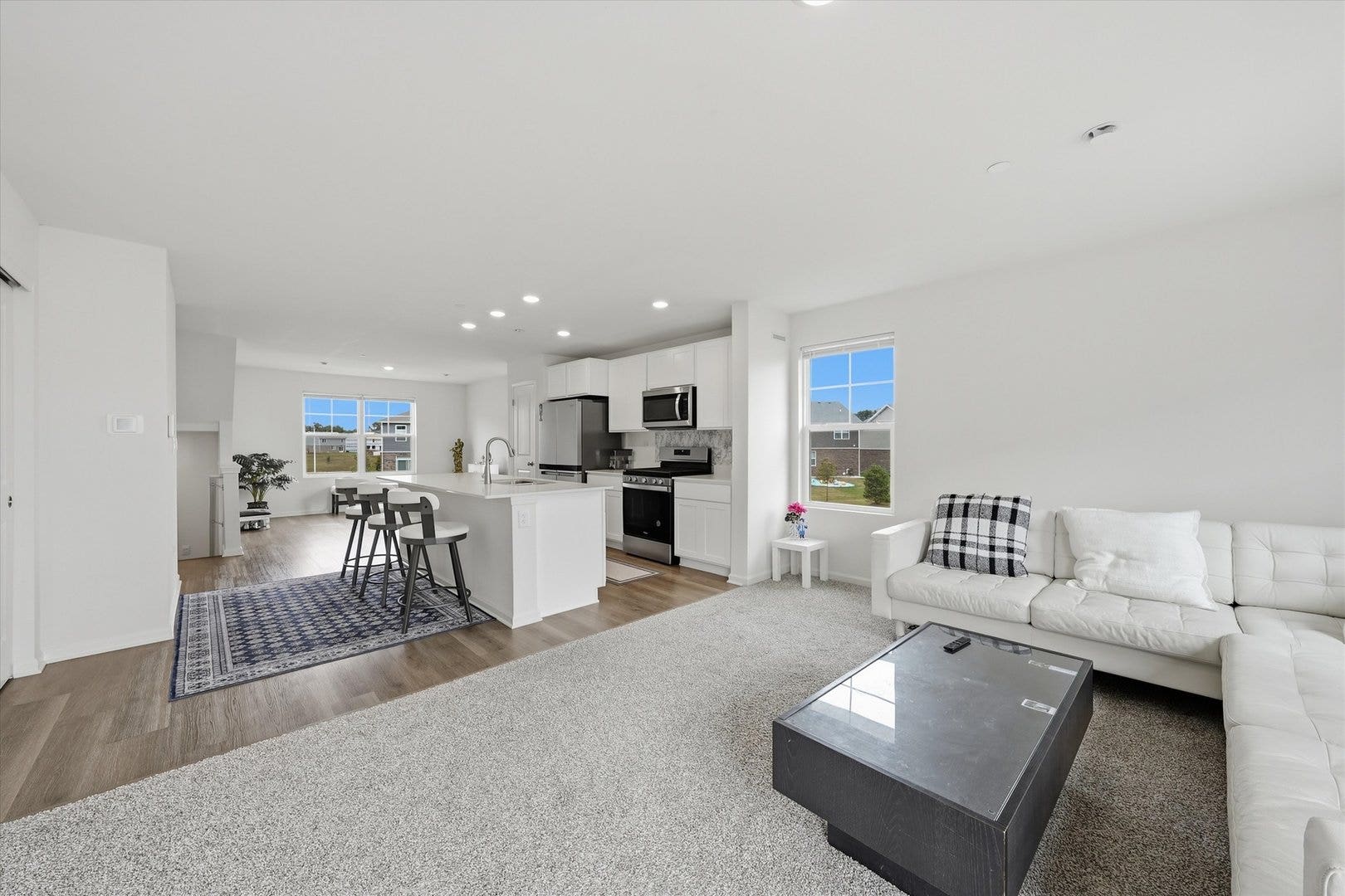 6329 Ulster Drive, Tinley Park, IL 60477 6329 Ulster Drive, Tinley Park, IL 60477