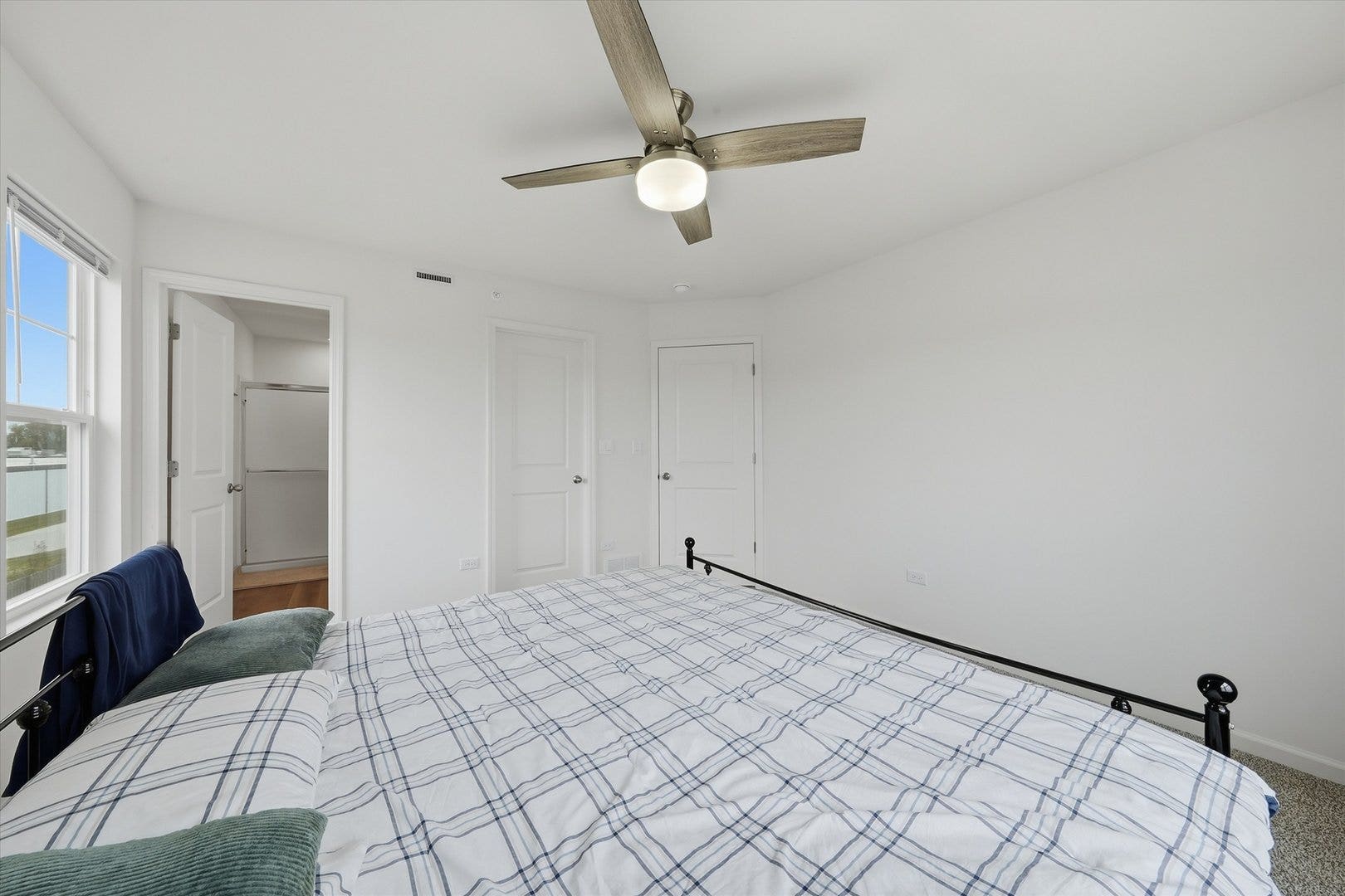6329 Ulster Drive, Tinley Park, IL 60477 6329 Ulster Drive, Tinley Park, IL 60477
