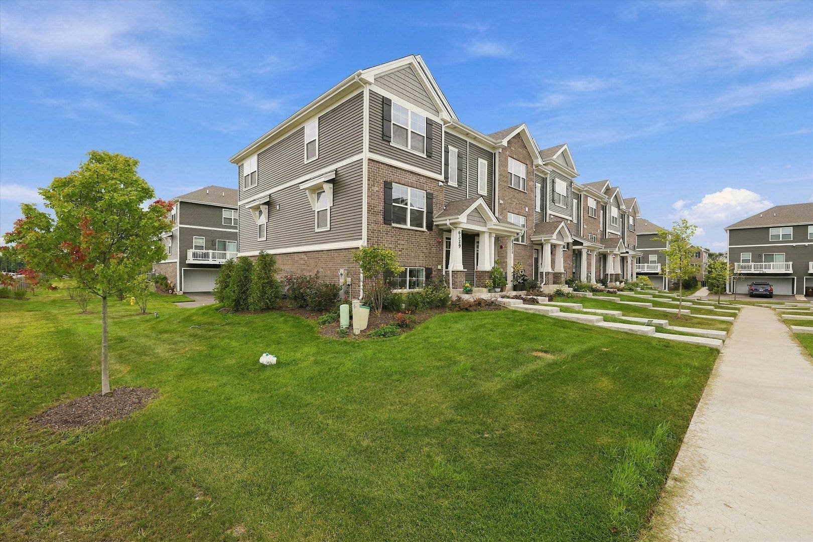6329 Ulster Drive, Tinley Park, IL 60477 6329 Ulster Drive, Tinley Park, IL 60477