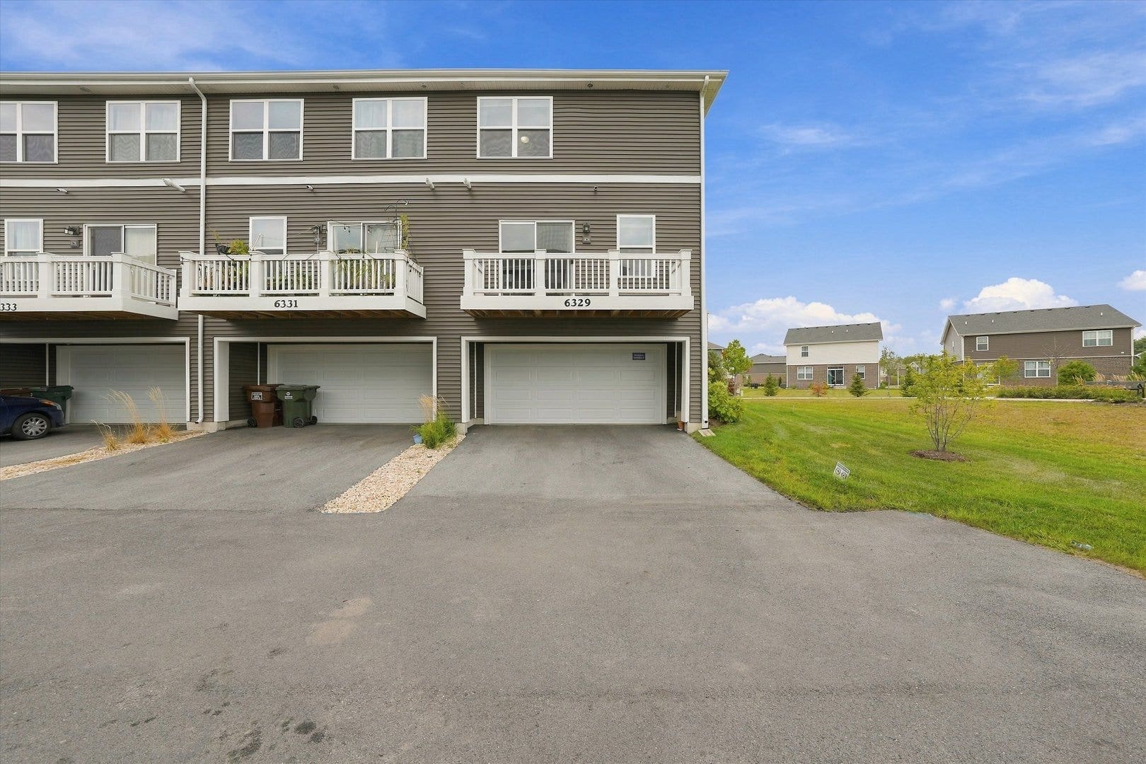 6329 Ulster Drive, Tinley Park, IL 60477 6329 Ulster Drive, Tinley Park, IL 60477