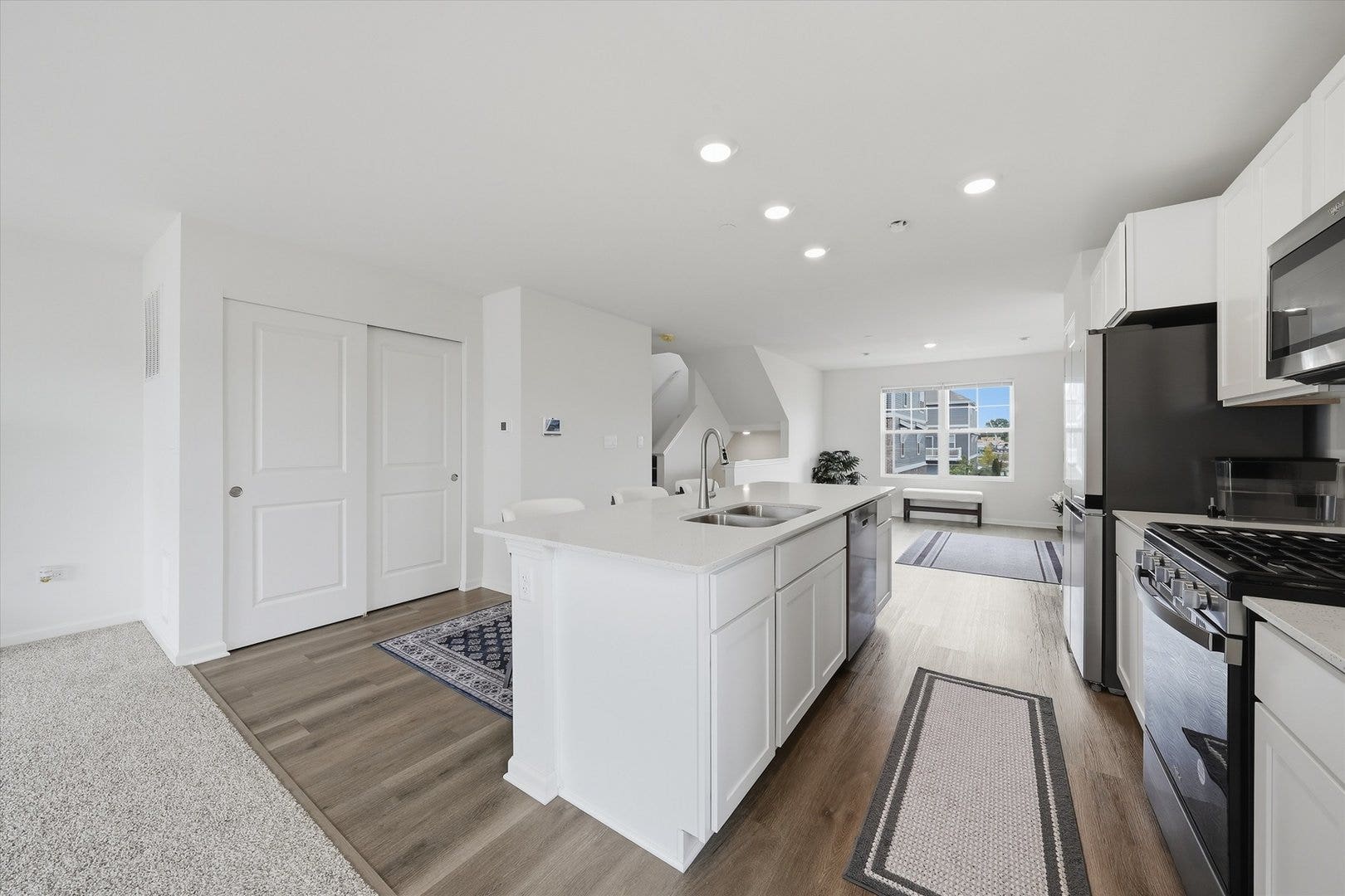 6329 Ulster Drive, Tinley Park, IL 60477 6329 Ulster Drive, Tinley Park, IL 60477
