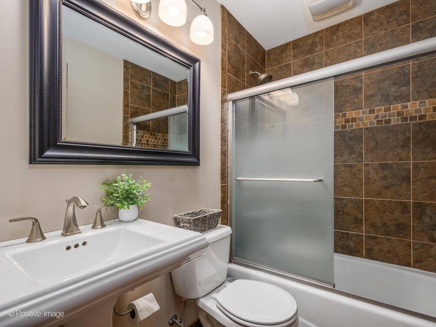 6006 Osage Avenue, Downers Grove, IL 60516 6006 Osage Avenue, Downers Grove, IL 60516