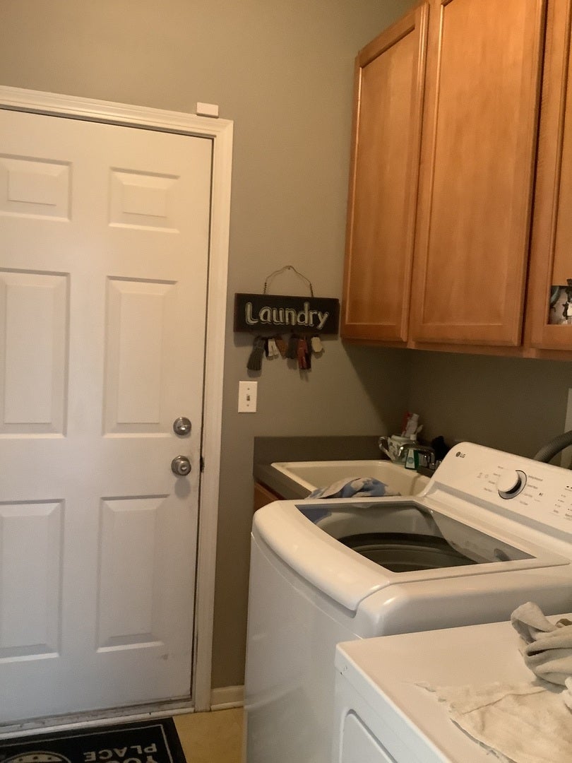 2921 Kelly Drive, Elgin, IL 60124 2921 Kelly Drive, Elgin, IL 60124