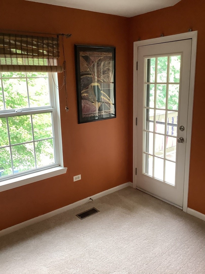 2921 Kelly Drive, Elgin, IL 60124 2921 Kelly Drive, Elgin, IL 60124