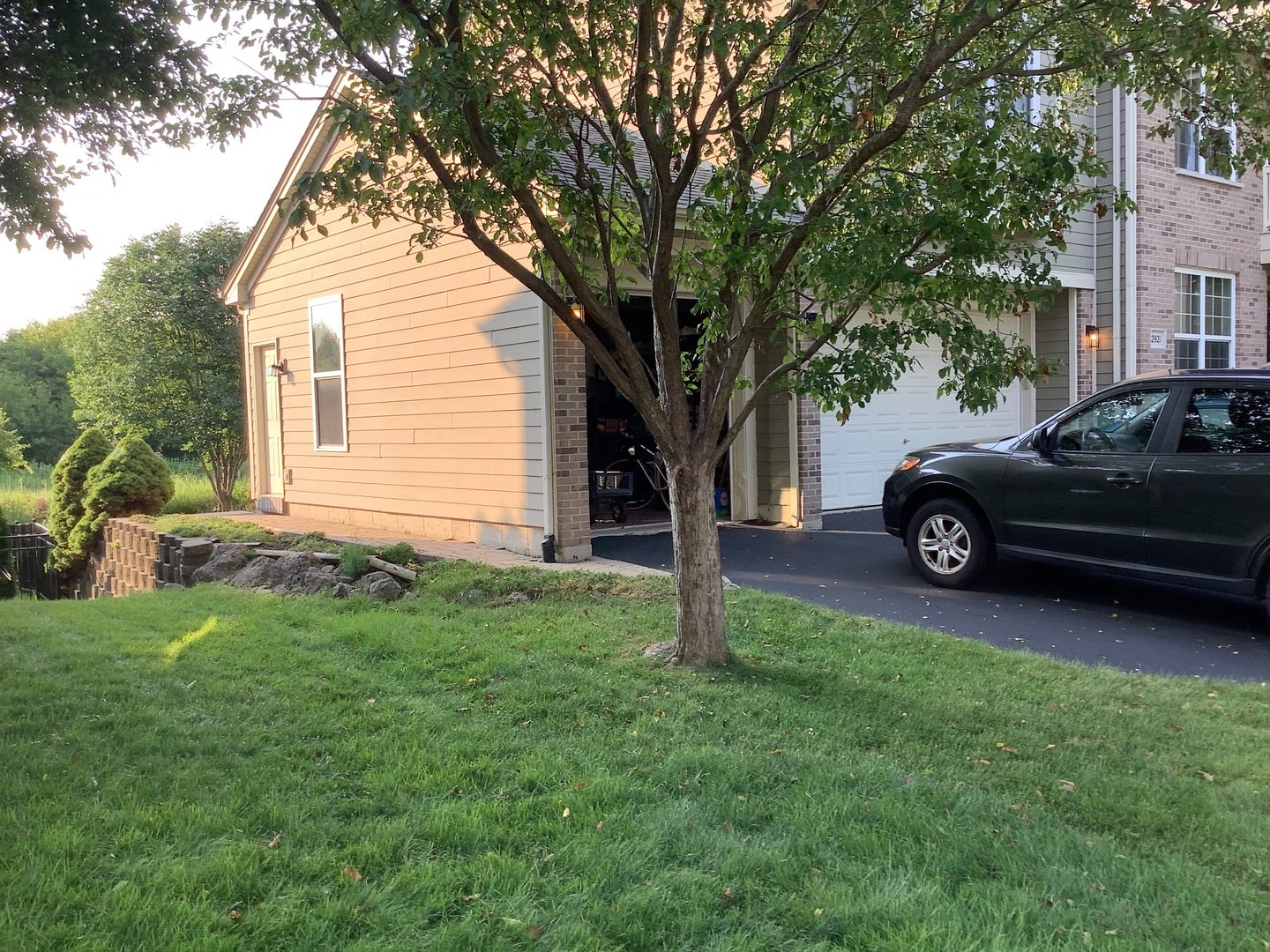 2921 Kelly Drive, Elgin, IL 60124 2921 Kelly Drive, Elgin, IL 60124