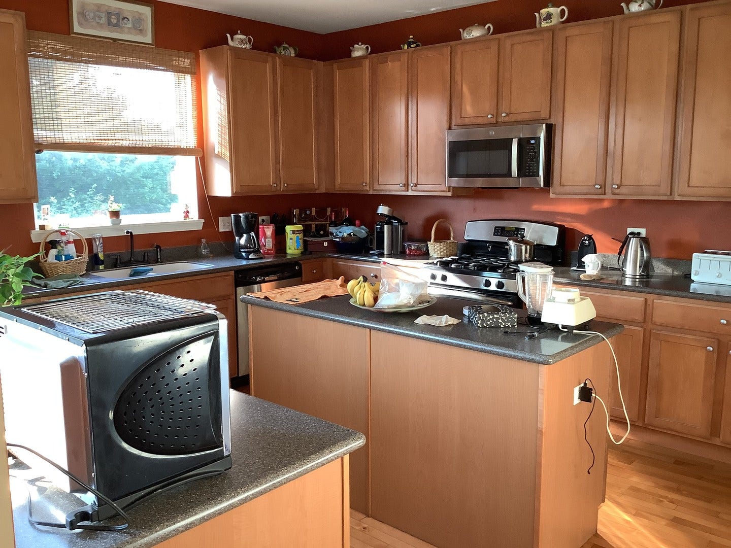 2921 Kelly Drive, Elgin, IL 60124 2921 Kelly Drive, Elgin, IL 60124