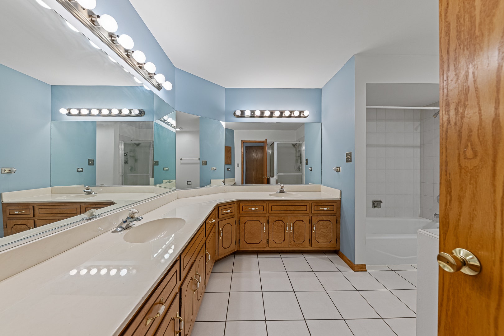 9981 Constitution Drive, Orland Park, IL 60462 9981 Constitution Drive, Orland Park, IL 60462