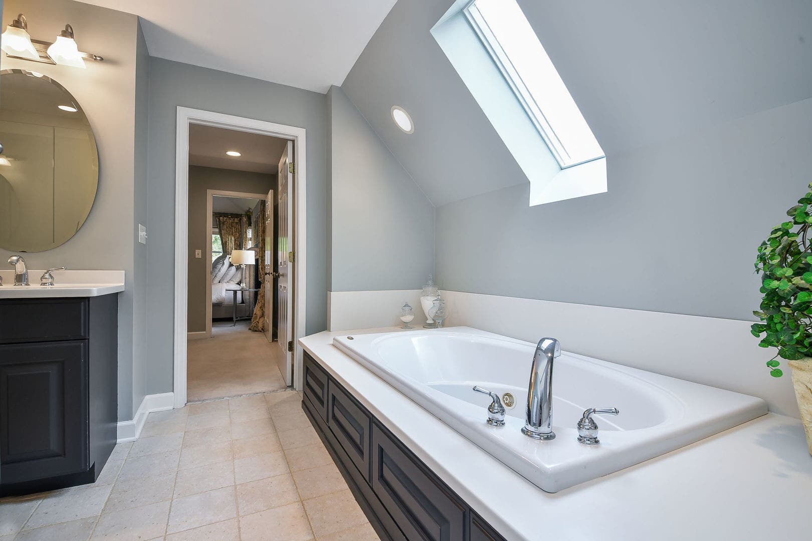 1028 Shady Lane, Glen Ellyn, IL 60137 1028 Shady Lane, Glen Ellyn, IL 60137