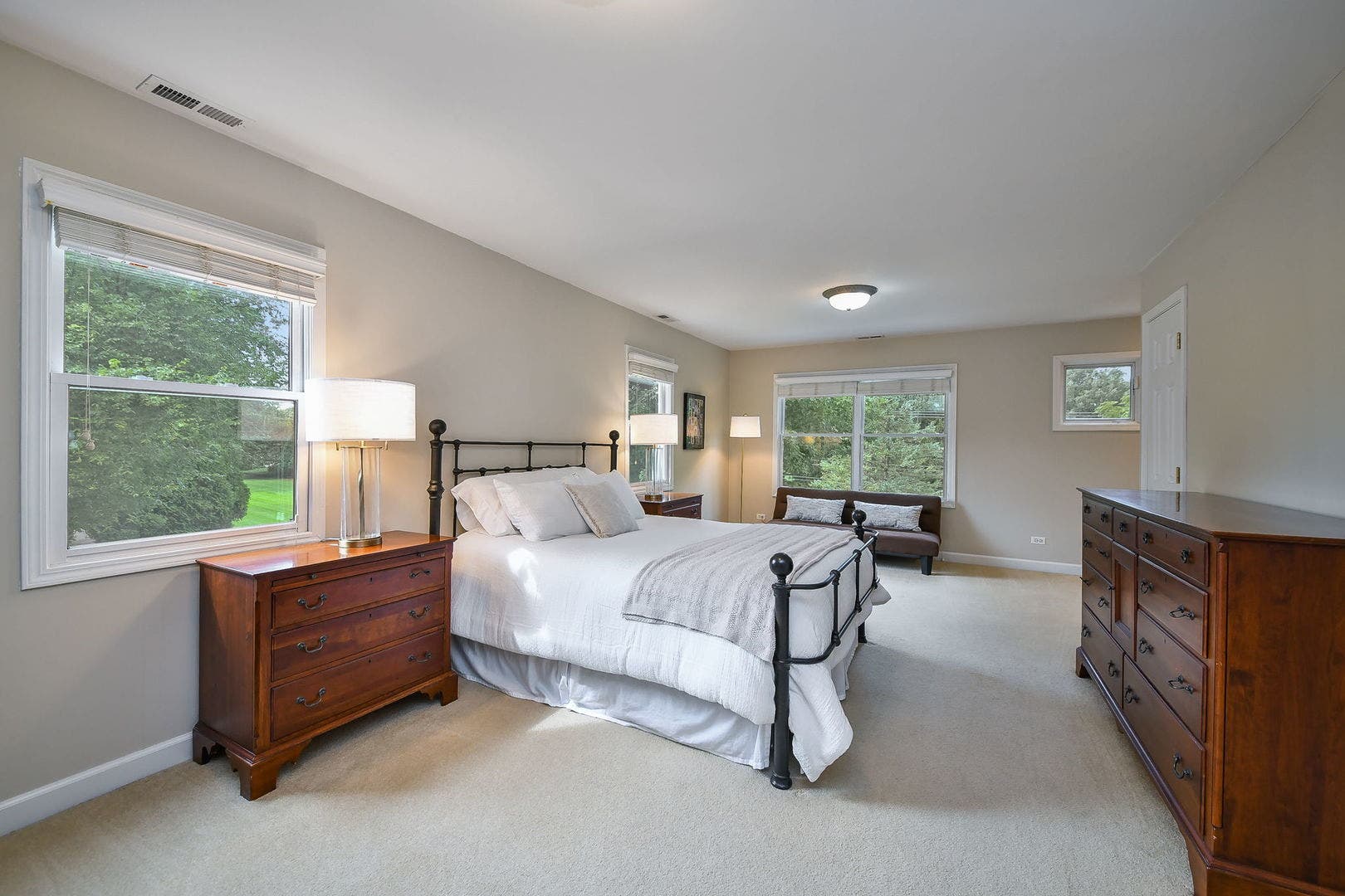 1028 Shady Lane, Glen Ellyn, IL 60137 1028 Shady Lane, Glen Ellyn, IL 60137