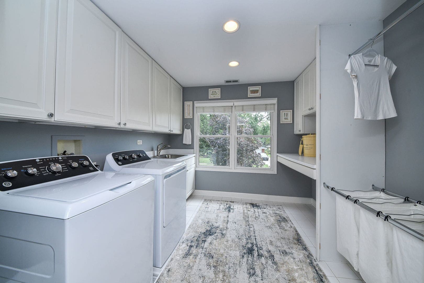 1028 Shady Lane, Glen Ellyn, IL 60137 1028 Shady Lane, Glen Ellyn, IL 60137