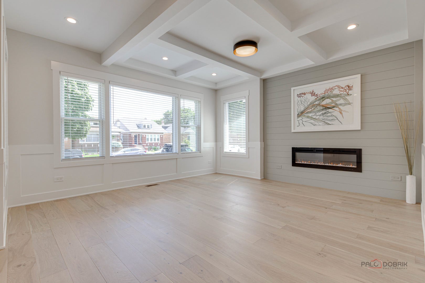 5748 W Eastwood Avenue, Chicago, IL 60630 5748 W Eastwood Avenue, Chicago, IL 60630