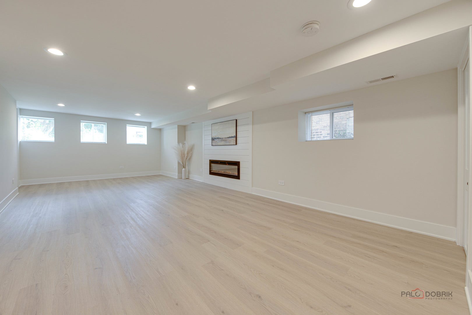 5748 W Eastwood Avenue, Chicago, IL 60630 5748 W Eastwood Avenue, Chicago, IL 60630