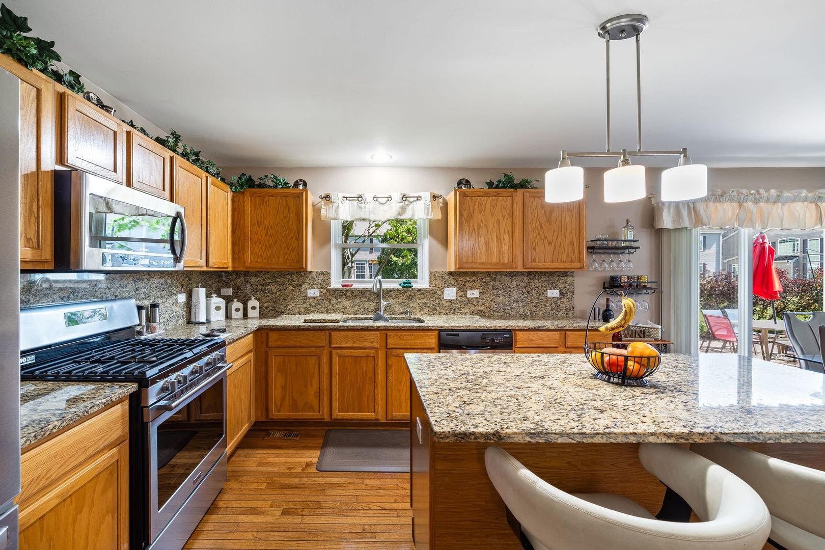812 Honeysuckle Lane, Aurora, IL 60506