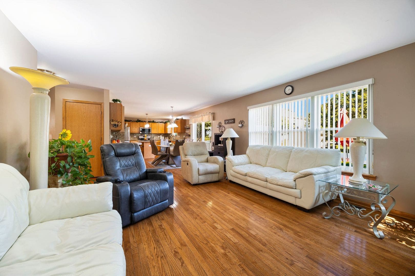 812 Honeysuckle Lane, Aurora, IL 60506