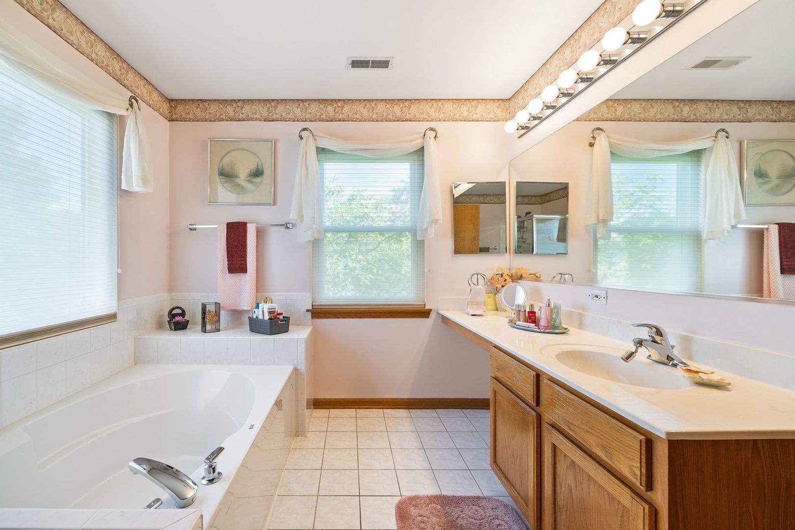 812 Honeysuckle Lane, Aurora, IL 60506