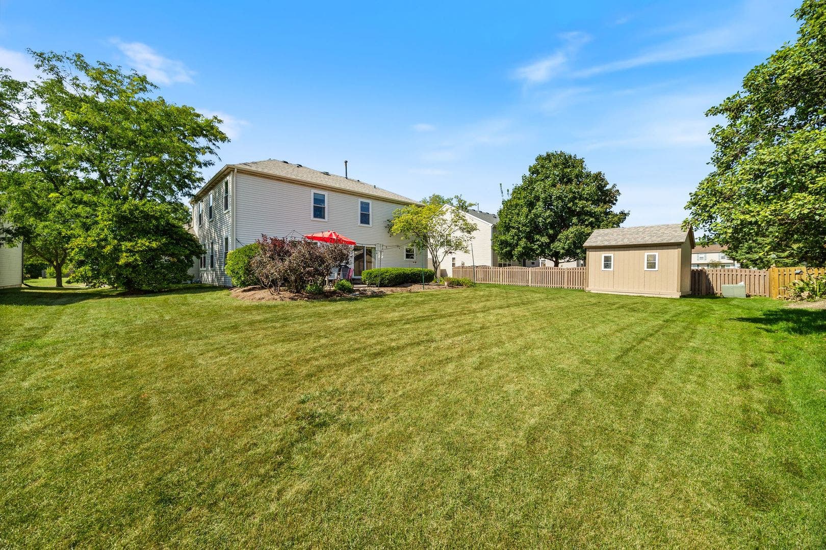 812 Honeysuckle Lane, Aurora, IL 60506