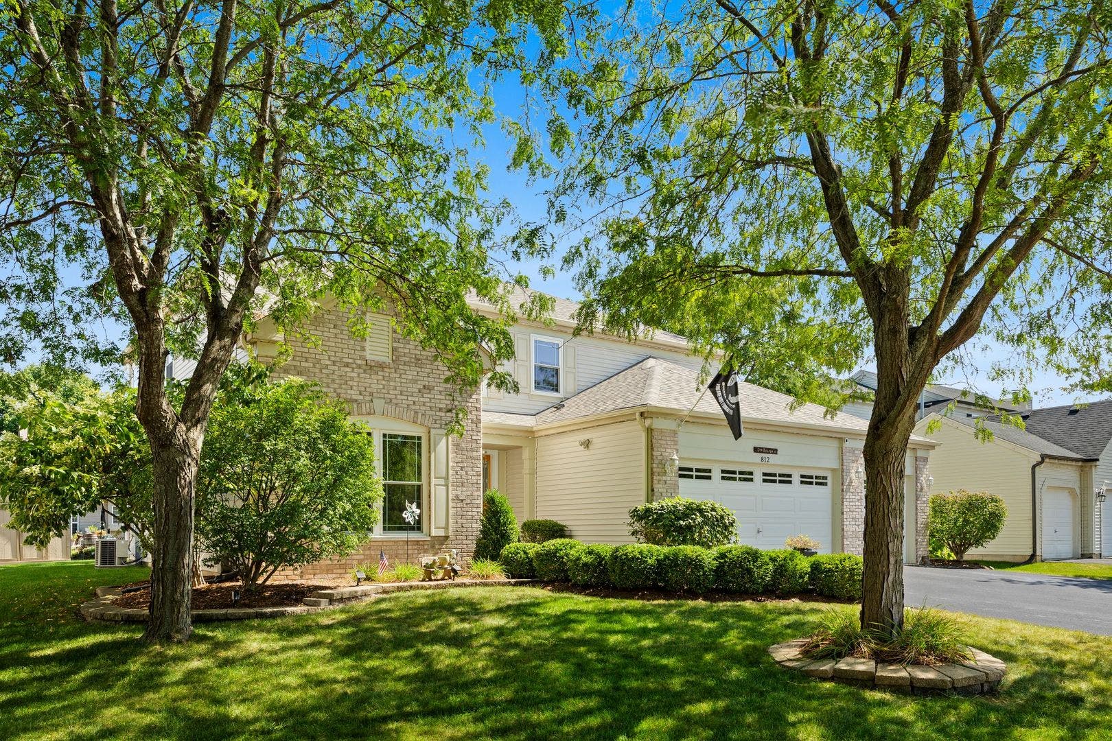 812 Honeysuckle Lane, Aurora, IL 60506