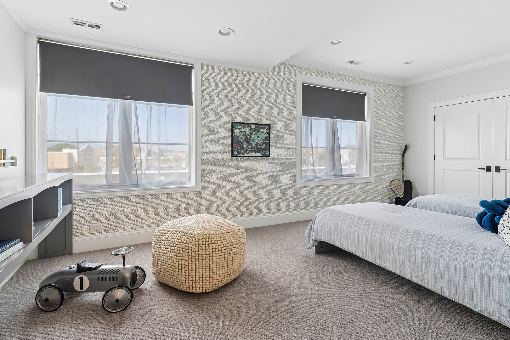 1630 W Surf Street, Chicago, IL 60657