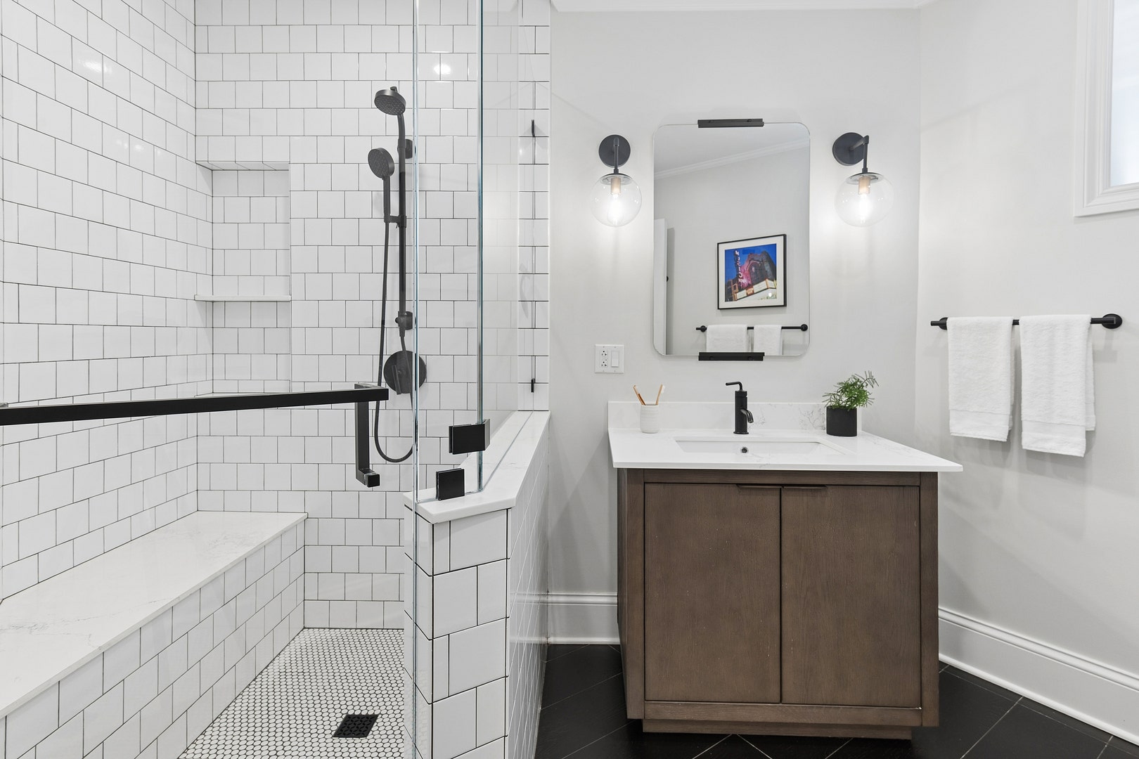 1630 W Surf Street, Chicago, IL 60657