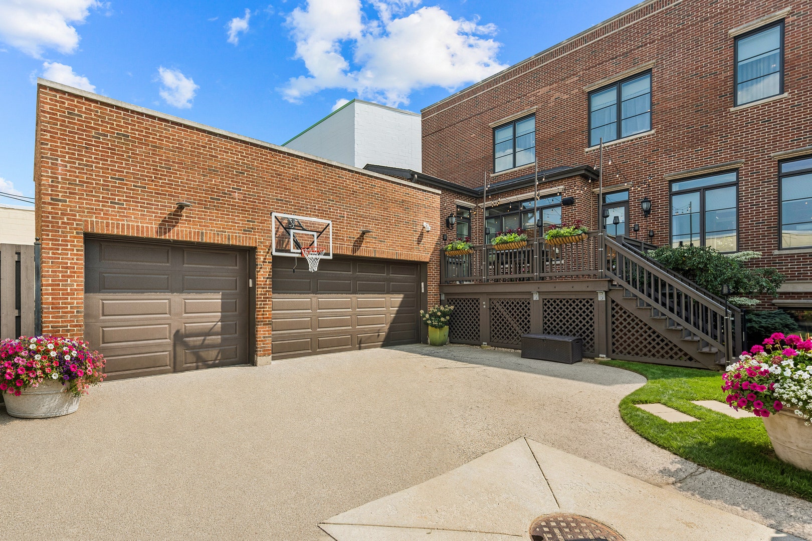 1630 W Surf Street, Chicago, IL 60657