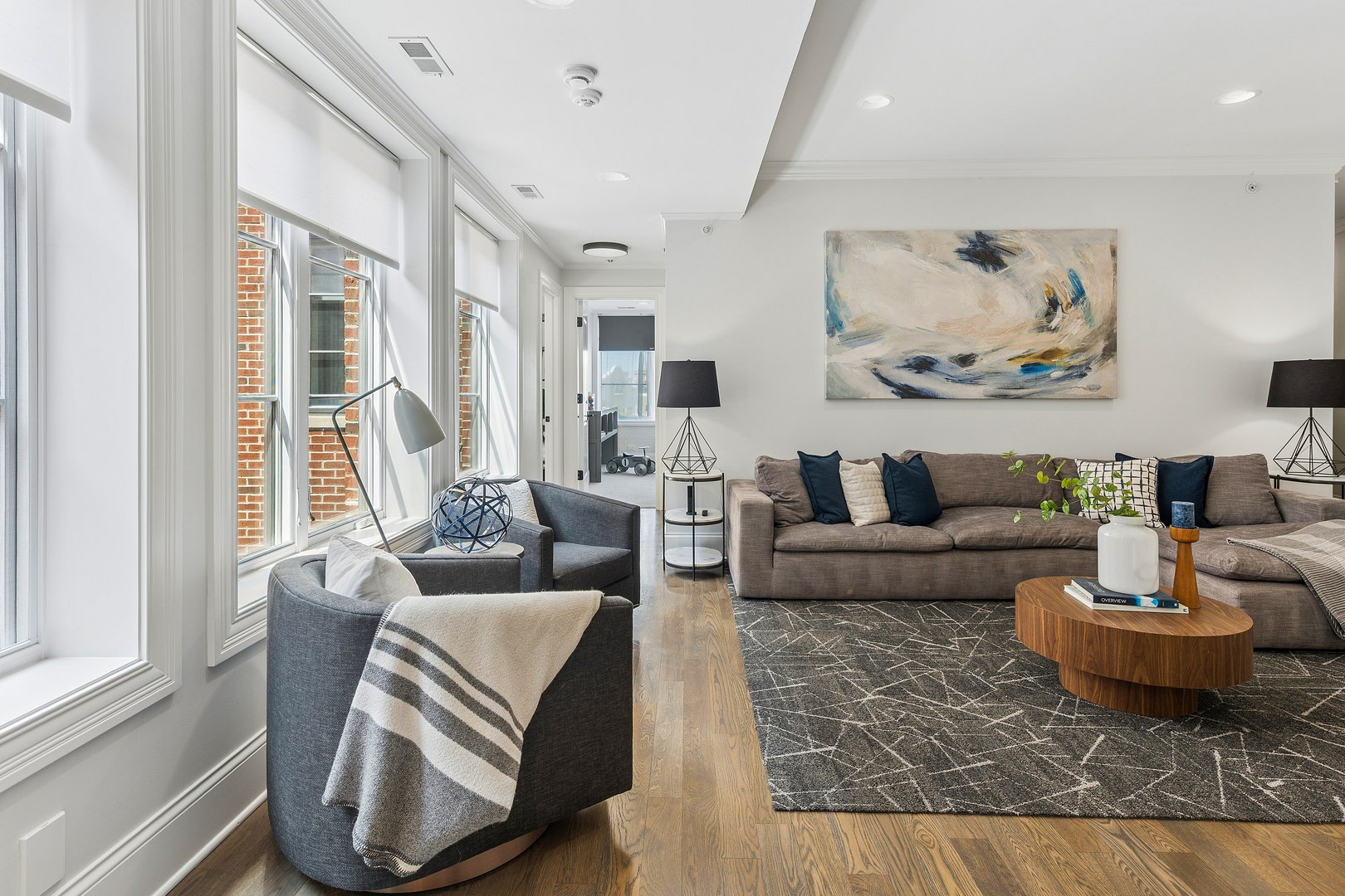 1630 W Surf Street, Chicago, IL 60657