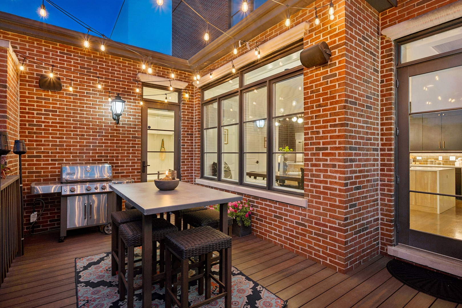 1630 W Surf Street, Chicago, IL 60657