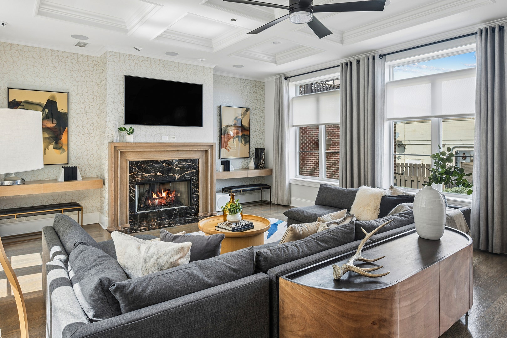 1630 W Surf Street, Chicago, IL 60657