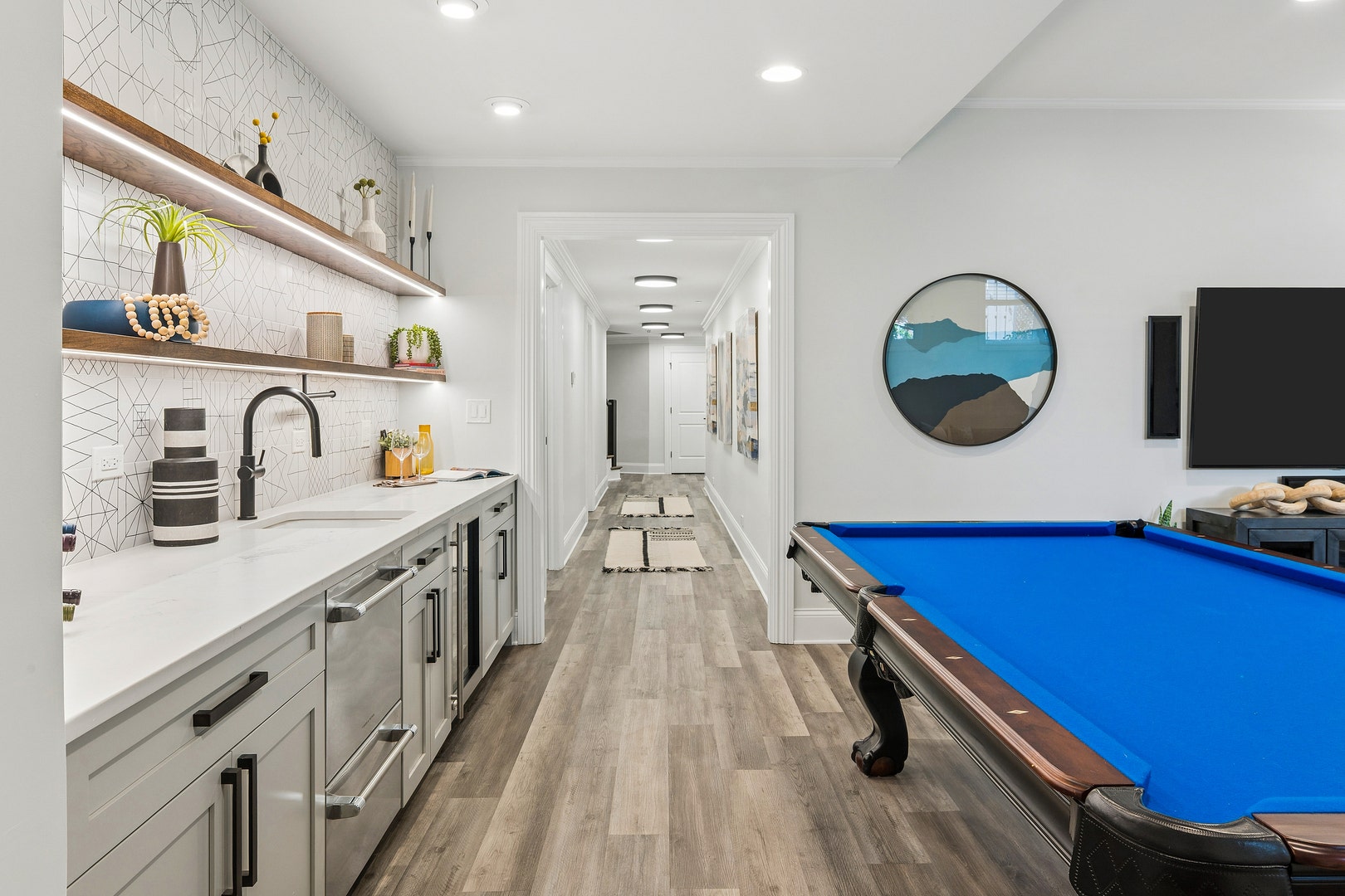 1630 W Surf Street, Chicago, IL 60657