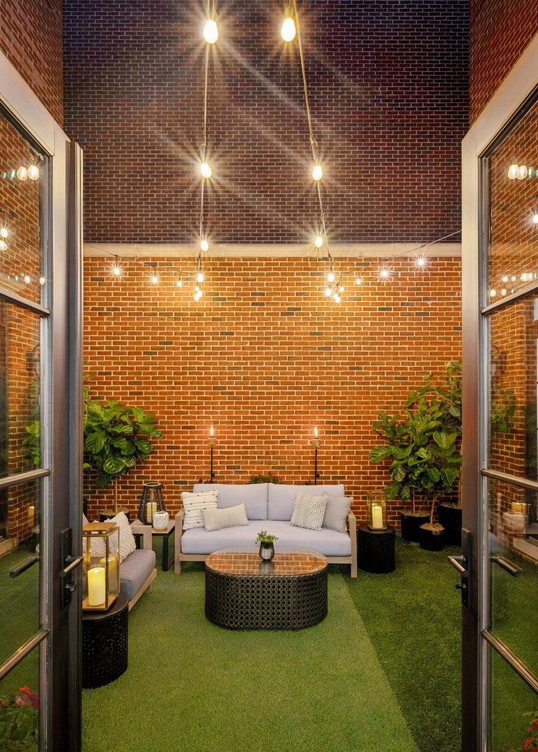 1630 W Surf Street, Chicago, IL 60657