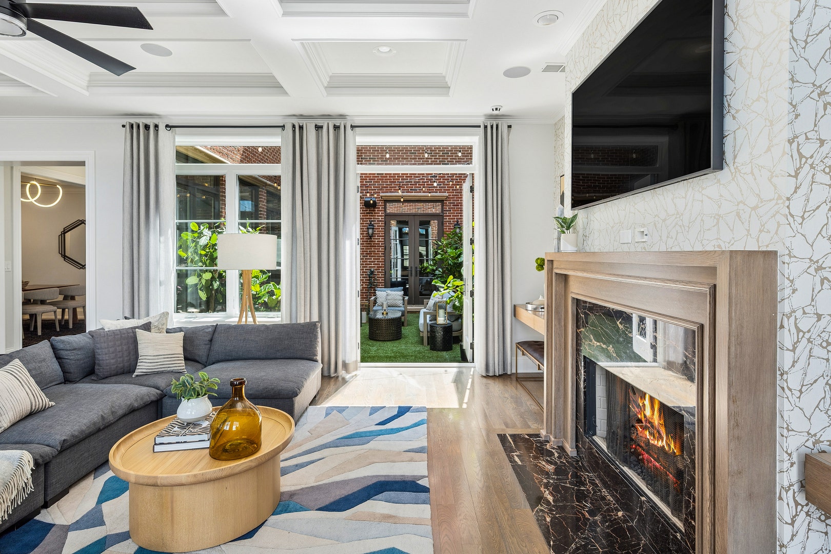 1630 W Surf Street, Chicago, IL 60657