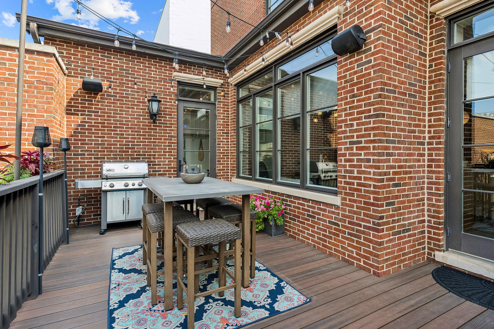 1630 W Surf Street, Chicago, IL 60657
