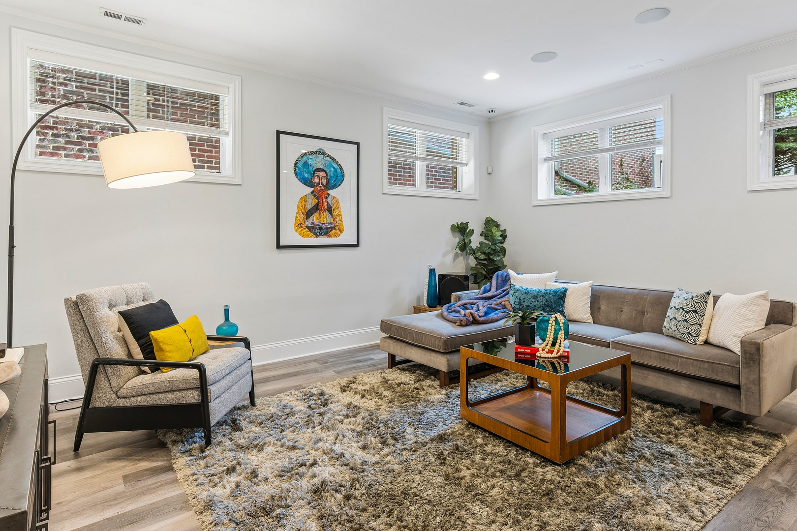 1630 W Surf Street, Chicago, IL 60657