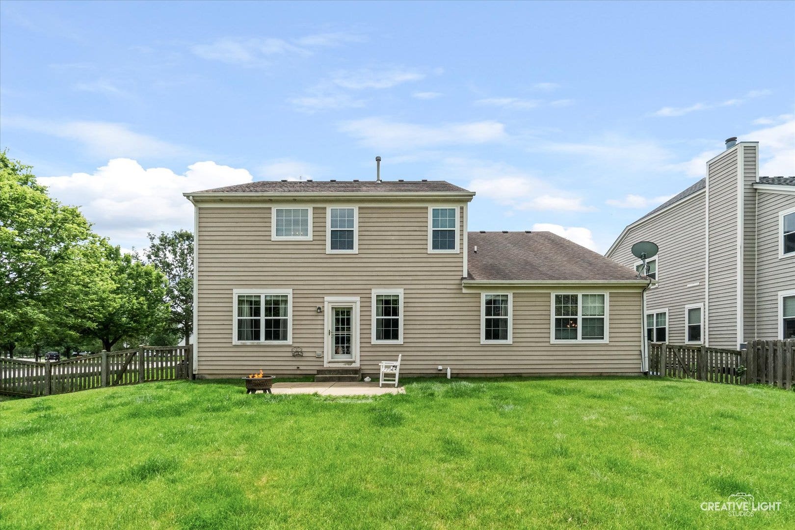 461 Mooresfield Street, Elgin, IL 60124 461 Mooresfield Street, Elgin, IL 60124