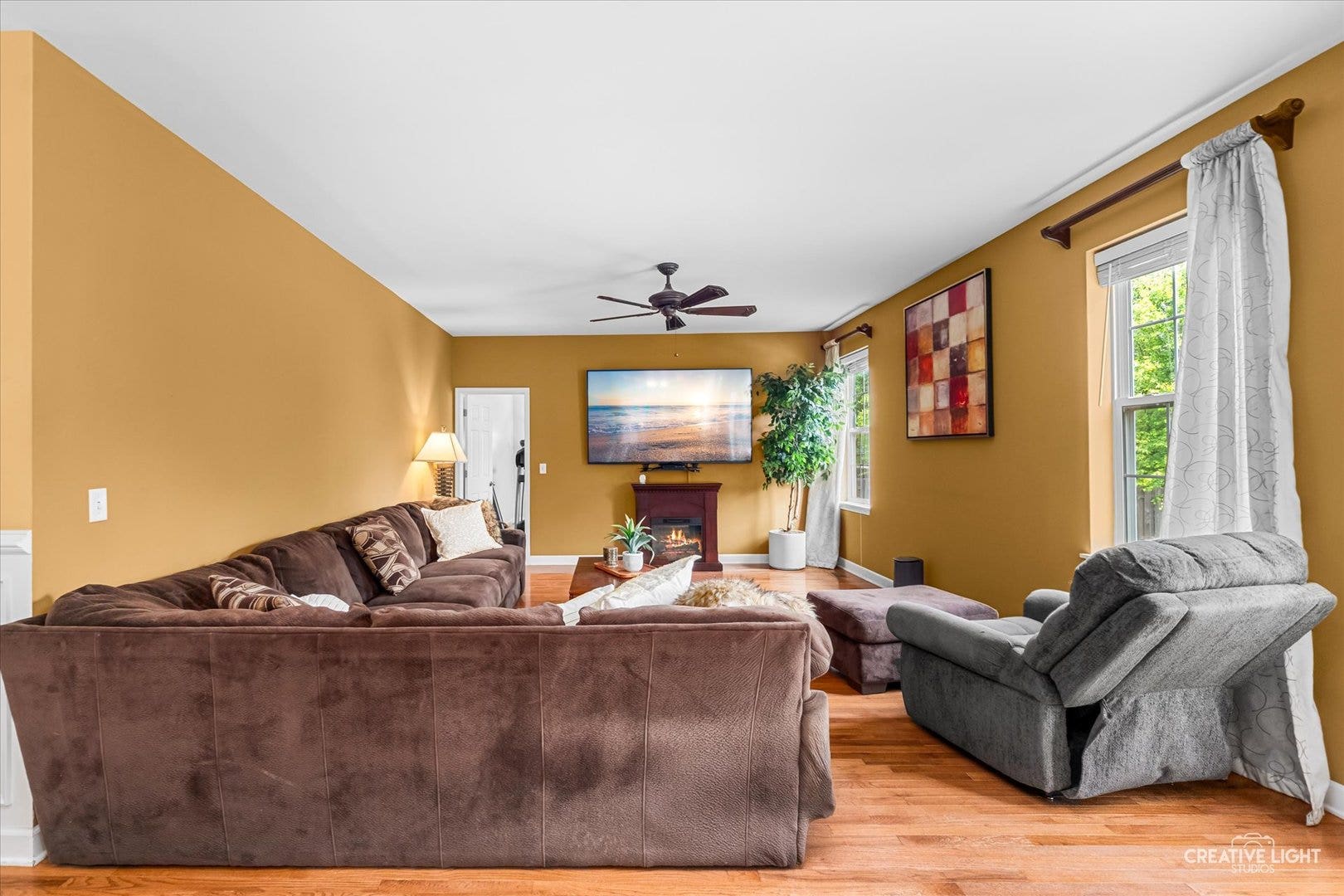 461 Mooresfield Street, Elgin, IL 60124 461 Mooresfield Street, Elgin, IL 60124