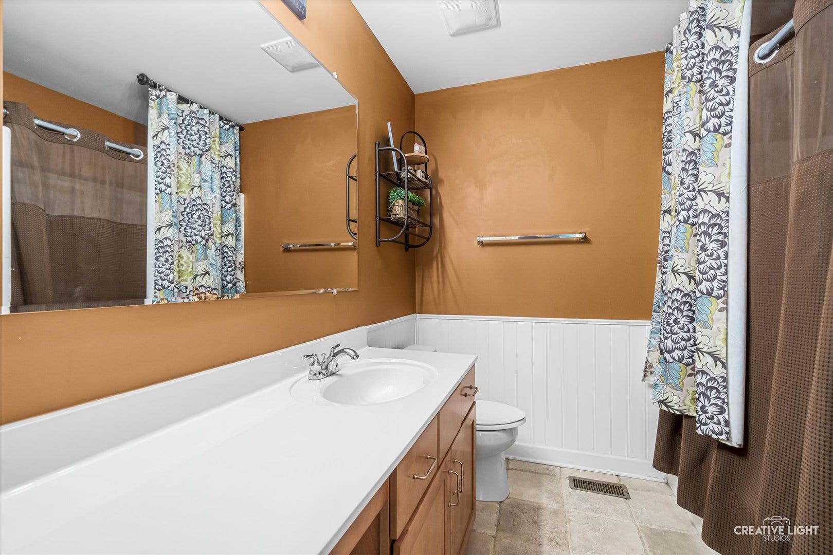 461 Mooresfield Street, Elgin, IL 60124 461 Mooresfield Street, Elgin, IL 60124