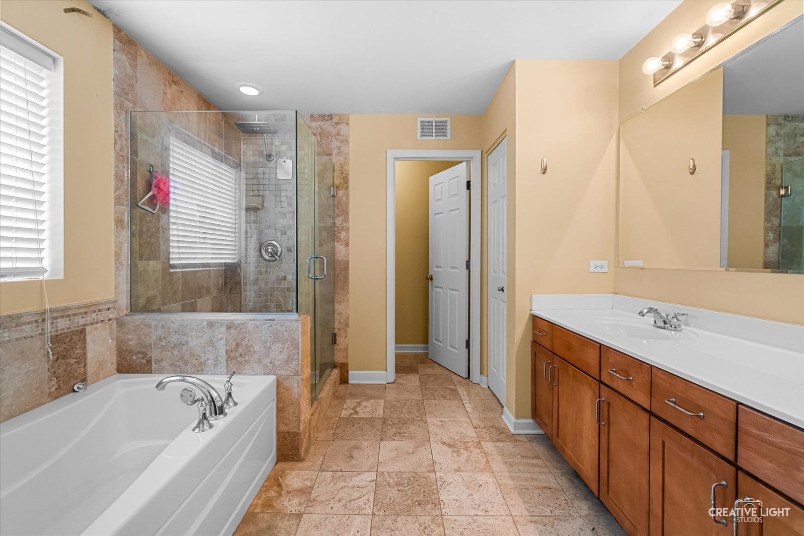 461 Mooresfield Street, Elgin, IL 60124 461 Mooresfield Street, Elgin, IL 60124