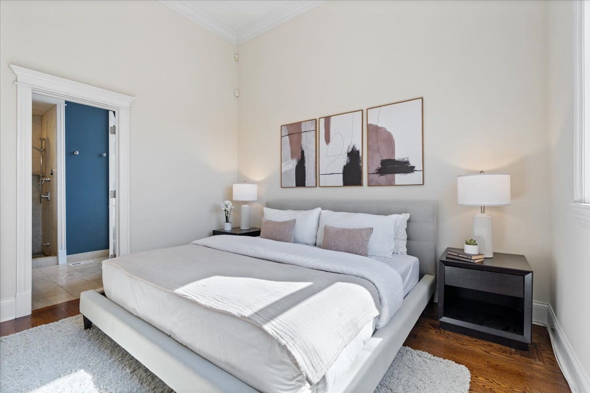823 W WOLFRAM Street, #3E, Chicago, IL 60657 Primary Suite