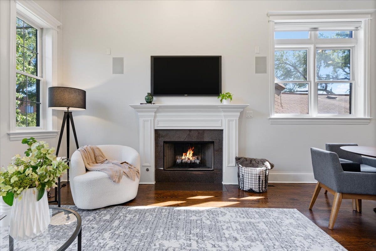 823 W WOLFRAM Street, #3E, Chicago, IL 60657 823 W WOLFRAM Street, #3E, Chicago, IL 60657