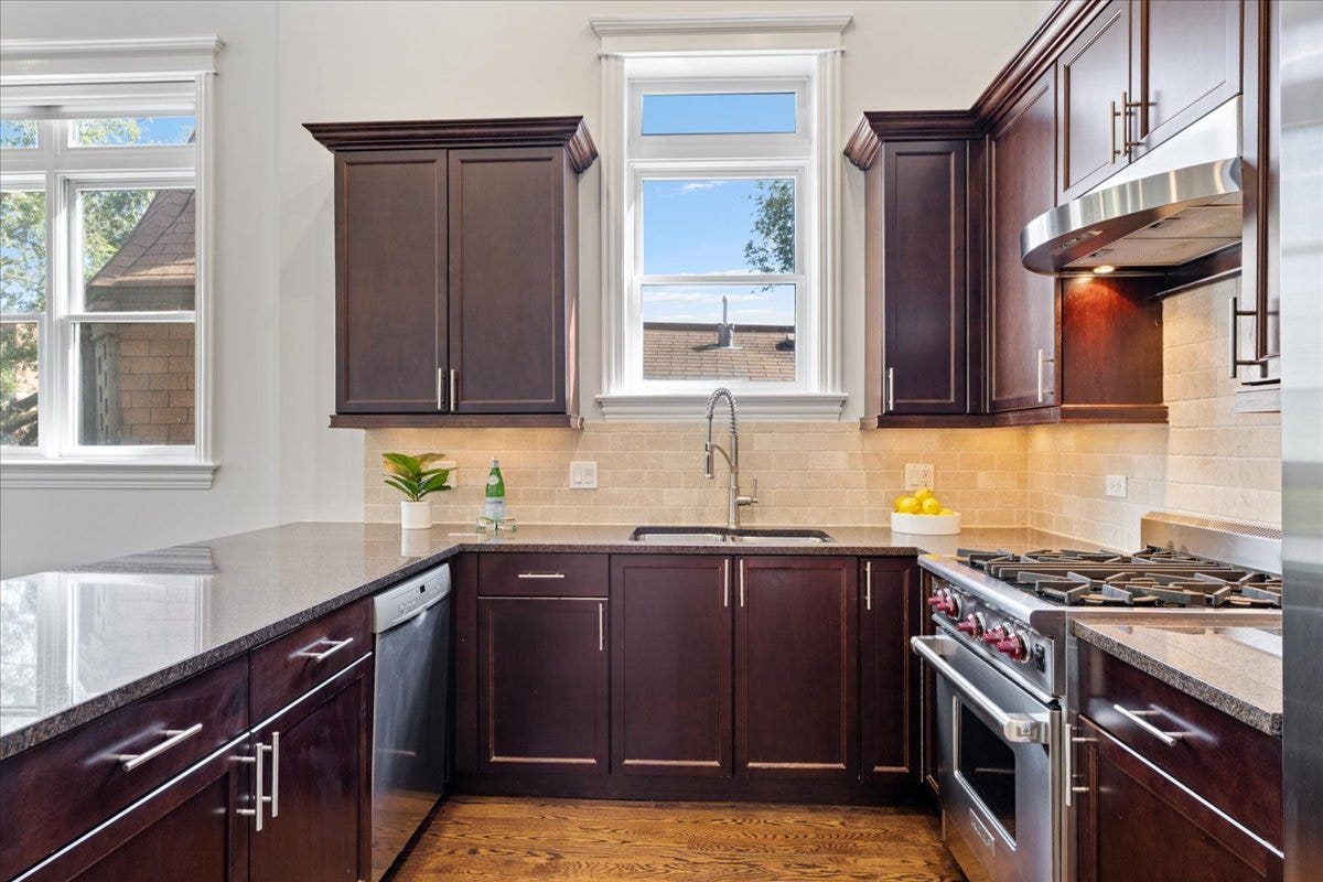 823 W WOLFRAM Street, #3E, Chicago, IL 60657 823 W WOLFRAM Street, #3E, Chicago, IL 60657
