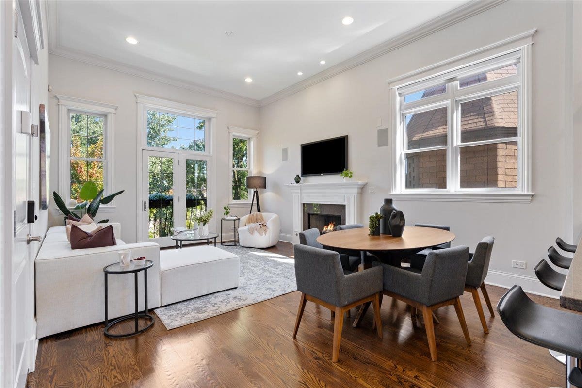 823 W WOLFRAM Street, #3E, Chicago, IL 60657 823 W WOLFRAM Street, #3E, Chicago, IL 60657