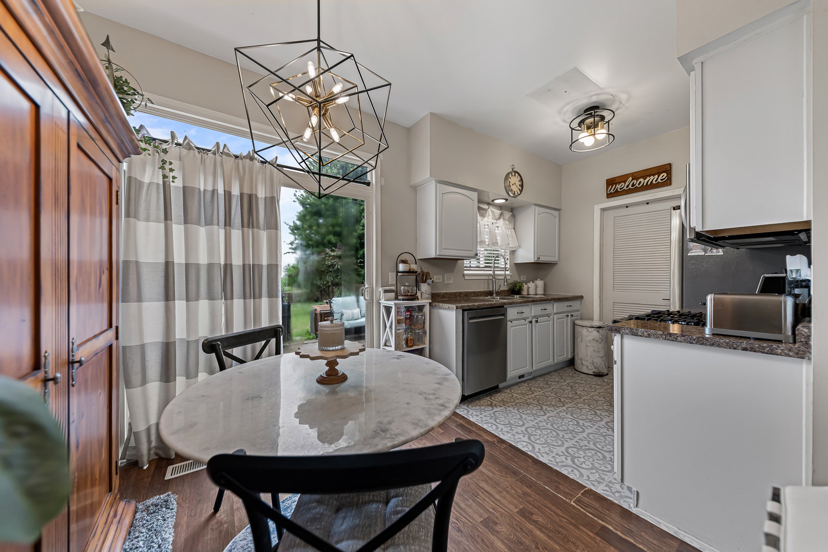 1300 Burns Lane, Minooka, IL 60447