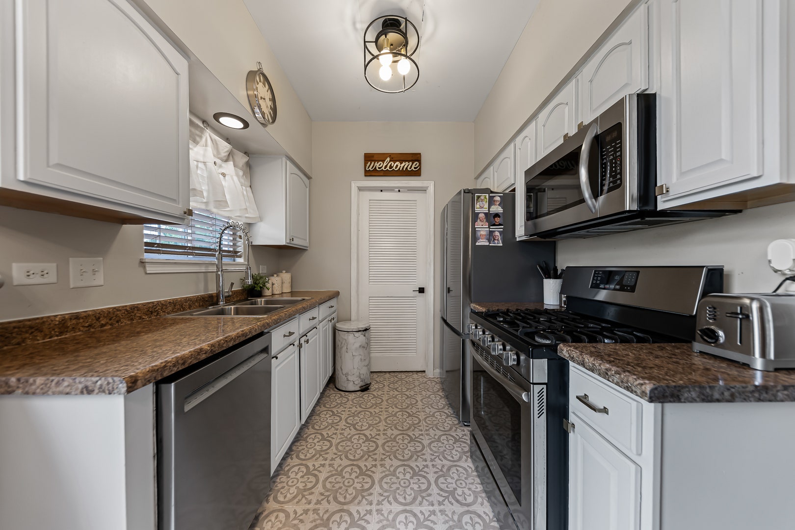 1300 Burns Lane, Minooka, IL 60447